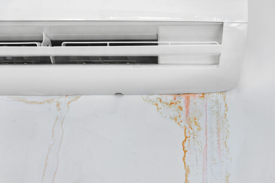 Signs of a Commercial AC Refrigerant Leak Before Compressor Damage Occurs